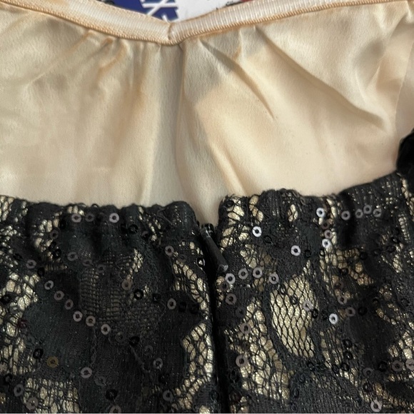 FULLY Lined Black Lace Grad/Prom/Cocktail Dress With Gold Underlay Size Small - Picture 5 of 7